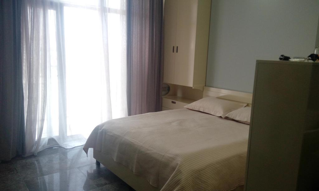 Apartament Gia Batumi Exterior photo